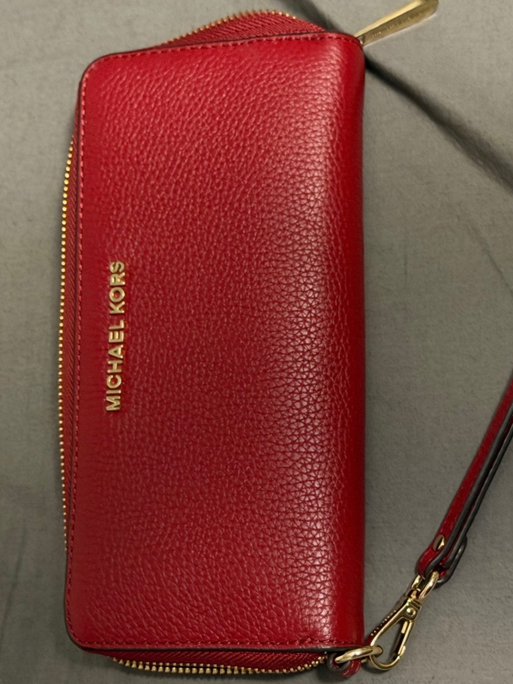 Micheal Kors Zip Around Wallet